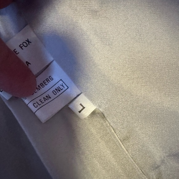 Saga Fox blue fox Elegant Cream silver Fur Coat - Picture 14 of 17